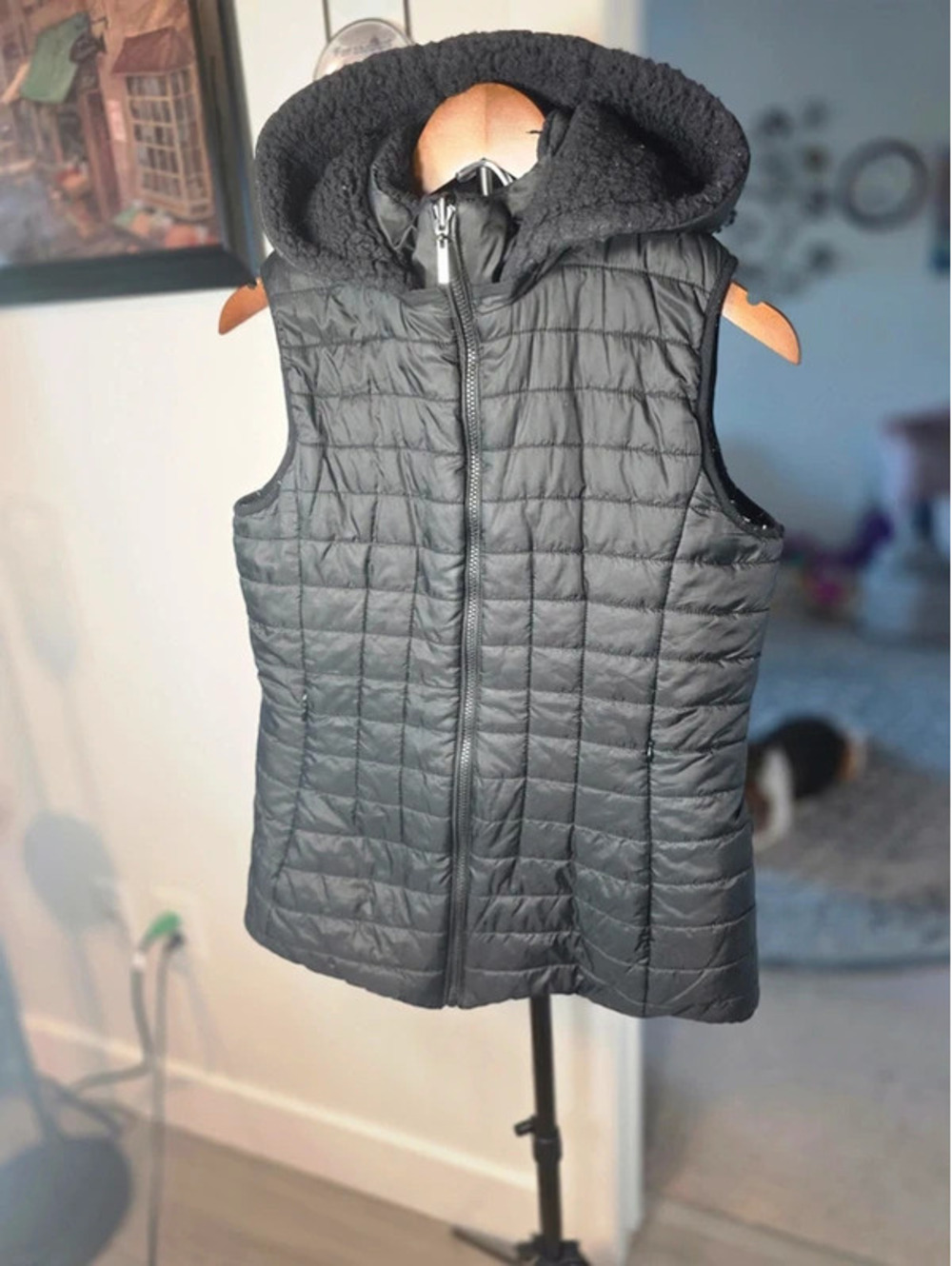 Giacca Black Quilted Sleeveless Vest with Hood and Sherpa Lining, Size M